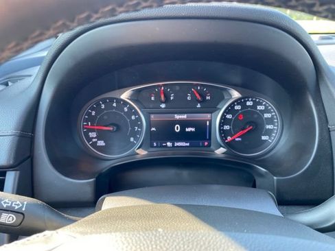 Used 2024 GMC Terrain SLT AWD/4WD image 19
