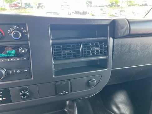 Used 2025 Chevrolet Express 2500 w/ Driver Convenience Package RWD image 27