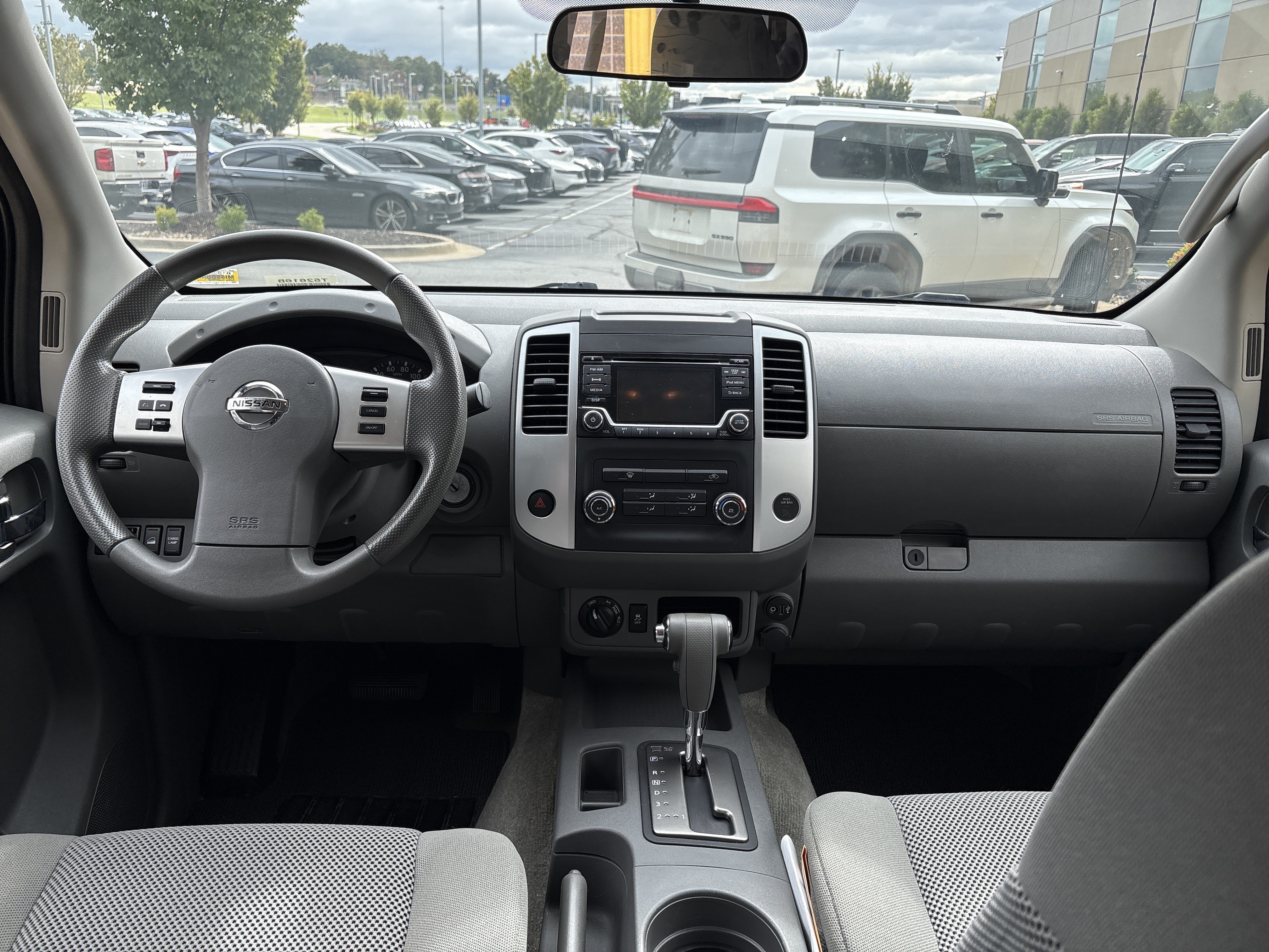 Used 2018 Nissan Frontier SV AWD/4WD image 27