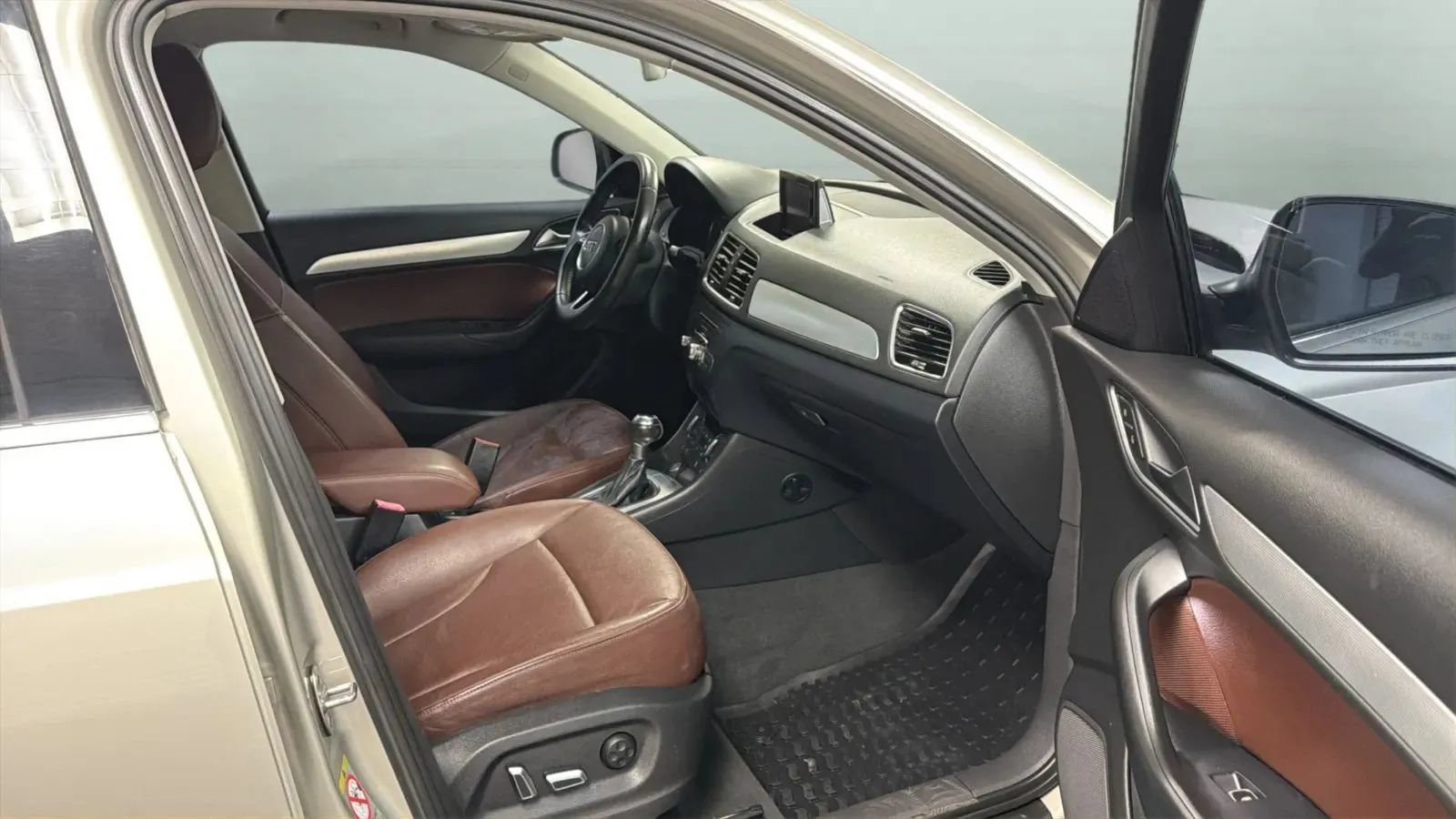 Used 2016 Audi Q3 2.0T Premium Plus w/ Technology Package FWD image 22