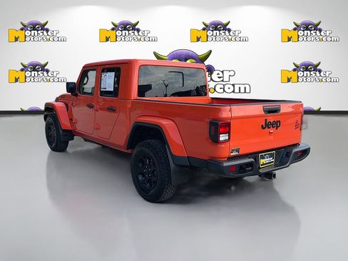 Used 2023 Jeep Gladiator Willys image 7
