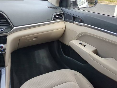 Used 2020 Hyundai Elantra Value Edition image 15