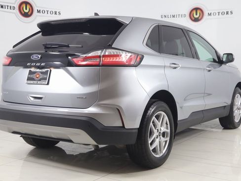 Used 2024 Ford Edge SEL w/ Convenience Package image 3