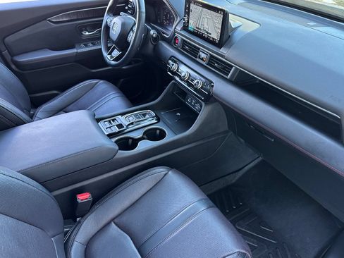 Used 2025 Honda Pilot Black Edition image 19
