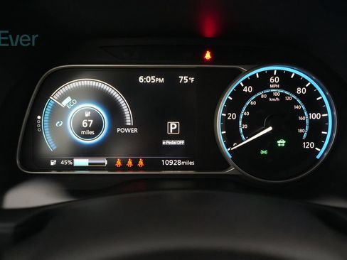 Used 2025 Nissan Leaf S FWD image 7