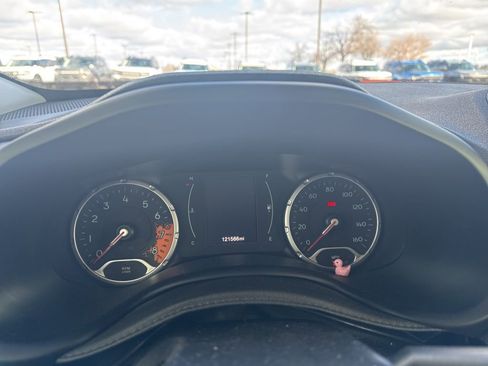 Used 2016 Jeep Renegade Sport w/ Power & Air Group image 9