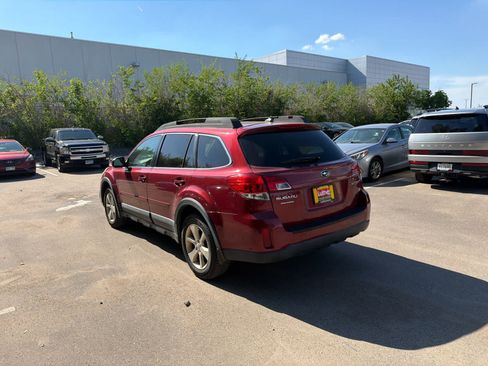 Used 2014 Subaru Outback 2.5i Premium w/ Accessory Value Package (OYZ) AWD/4WD image 3