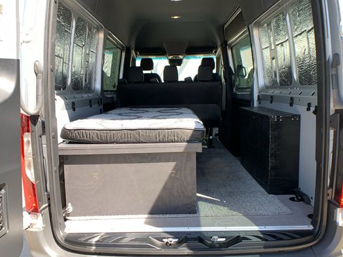 Used 2024 Mercedes-Benz Sprinter 2500 image 18