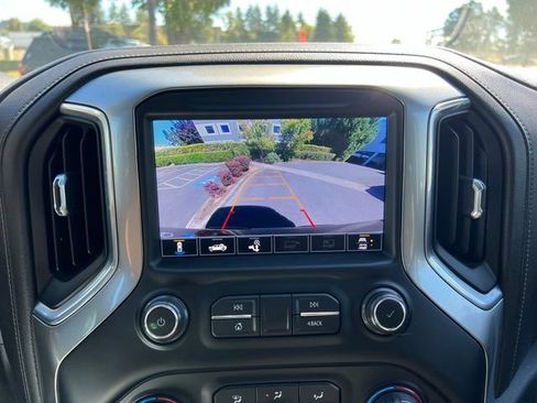 Used 2021 Chevrolet Silverado 1500 LT w/ Z71 Off-Road Package AWD/4WD image 29