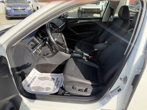 Used 2018 Volkswagen Passat 2.0T SE image 14