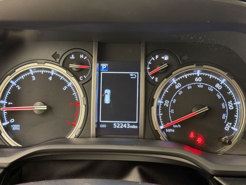 Used 2022 Toyota 4Runner TRD Off-Road Premium AWD/4WD image 23