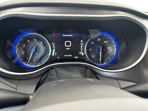 New 2026 Chrysler Pacifica Select image 13