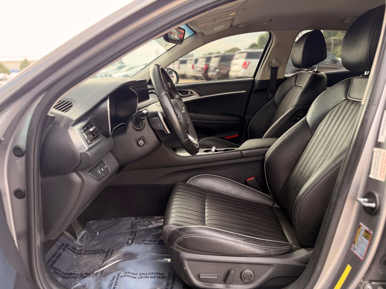 Used 2022 Genesis G70 3.3T RWD image 14