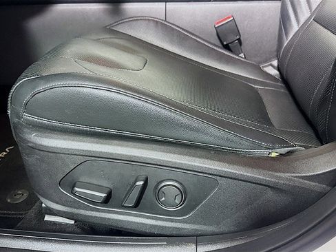 Used 2023 Hyundai Elantra Limited w/ Cargo Package FWD image 22