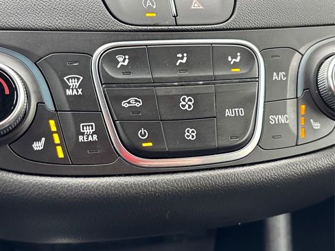 Used 2024 Chevrolet Malibu LT image 32