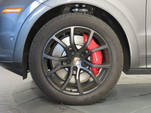 Certified 2026 Porsche Cayenne S AWD/4WD image 11