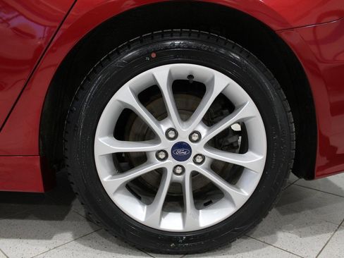 Used 2020 Ford Fusion SE image 10