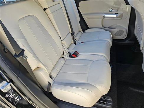 Used 2026 Mercedes-Benz GLB 250 image 18
