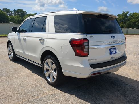 Certified 2023 Ford Expedition Platinum AWD/4WD image 5