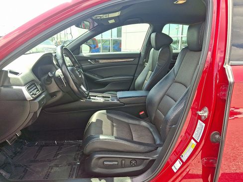 Used 2018 Honda Accord Sport image 14