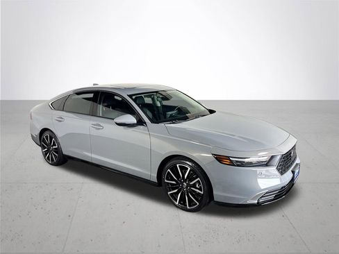 Certified 2024 Honda Accord Touring image 5