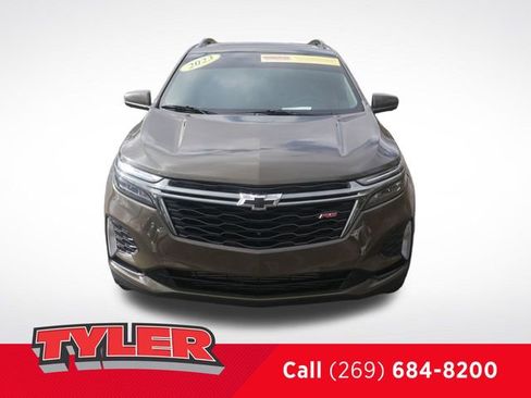Used 2023 Chevrolet Equinox RS w/ RS Leather Package image 2