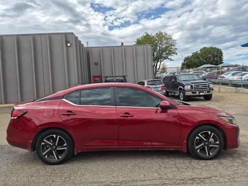 Used 2025 Nissan Sentra SV FWD image 4
