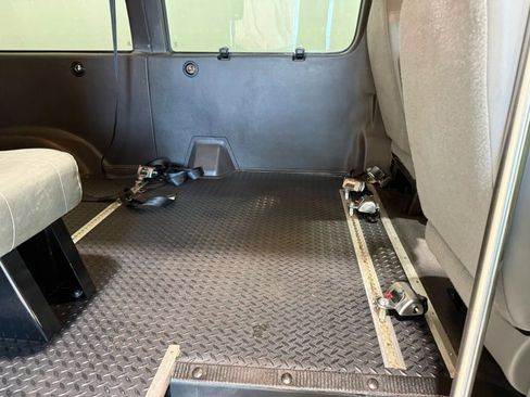 Used 2014 Ford E-250 and Econoline 250 w/ Power Group image 21