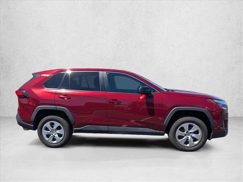 Used 2023 Toyota RAV4 LE FWD image 4
