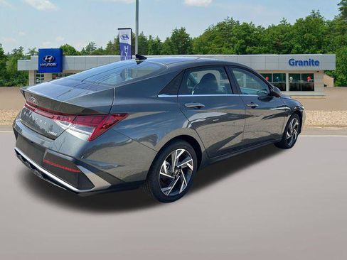 New 2026 Hyundai Elantra Limited FWD image 5