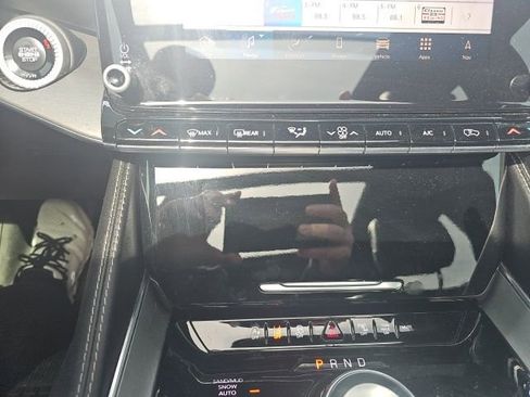 Used 2024 Jeep Wagoneer Series II image 15