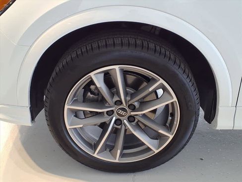 Used 2025 Audi Q3 2.0T Premium w/ Convenience Package image 8