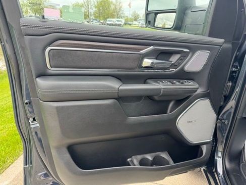 New 2026 RAM 1500 Laramie w/ Advanced Safety Group II AWD/4WD image 8