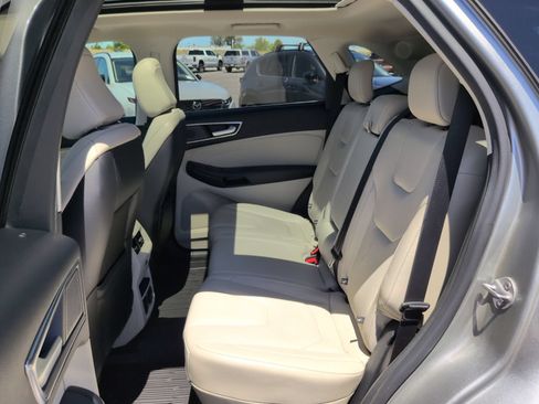 Used 2020 Ford Edge Titanium w/ Equipment Group 301A AWD/4WD image 10