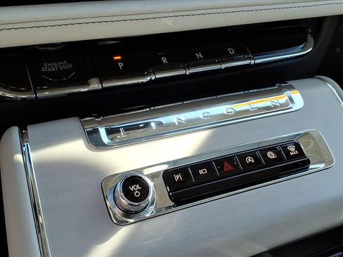 Used 2026 Lincoln Aviator Reserve w/ Luxury Package image 21