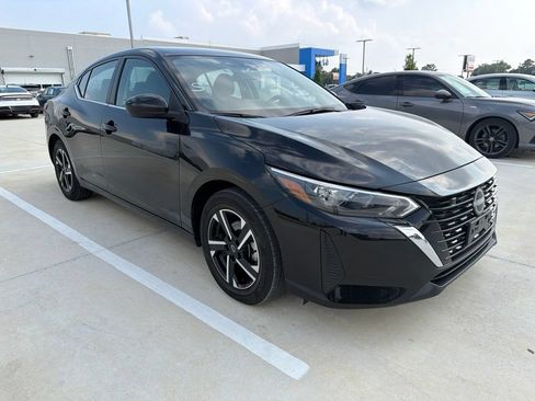 Used 2025 Nissan Sentra SV FWD image 3