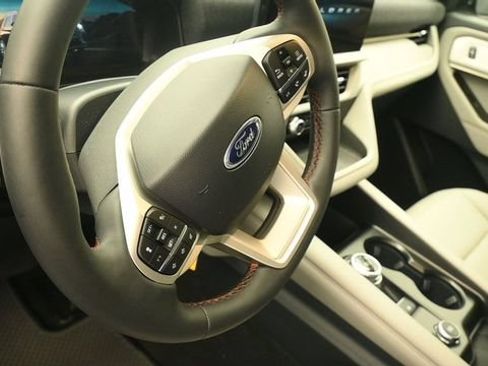 New 2026 Ford Explorer Active w/ Active Comfort Package AWD/4WD image 16