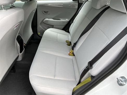 New 2026 Hyundai Kona SE image 17