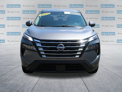 Used 2025 Nissan Rogue SV AWD/4WD image 2