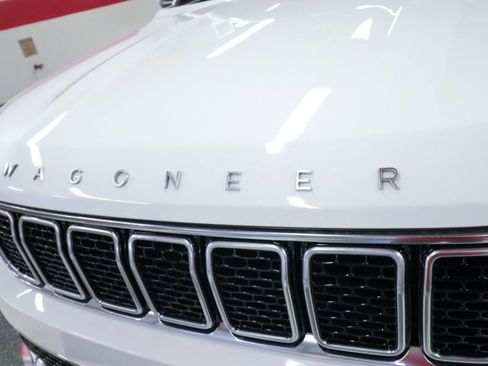 Used 2024 Jeep Wagoneer 2WD image 35