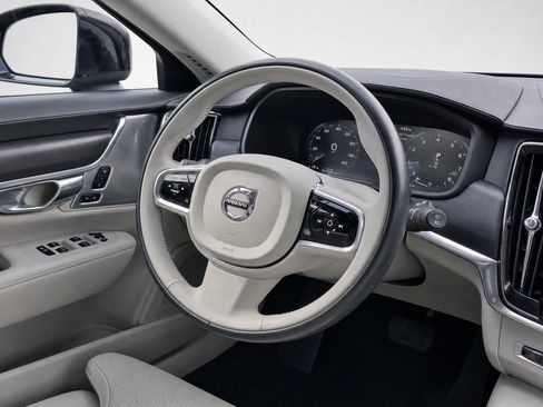 Used 2017 Volvo V90 T6 Cross Country AWD/4WD image 21