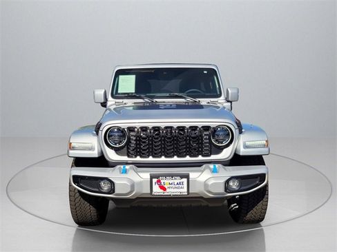 Used 2024 Jeep Wrangler High Altitude image 2