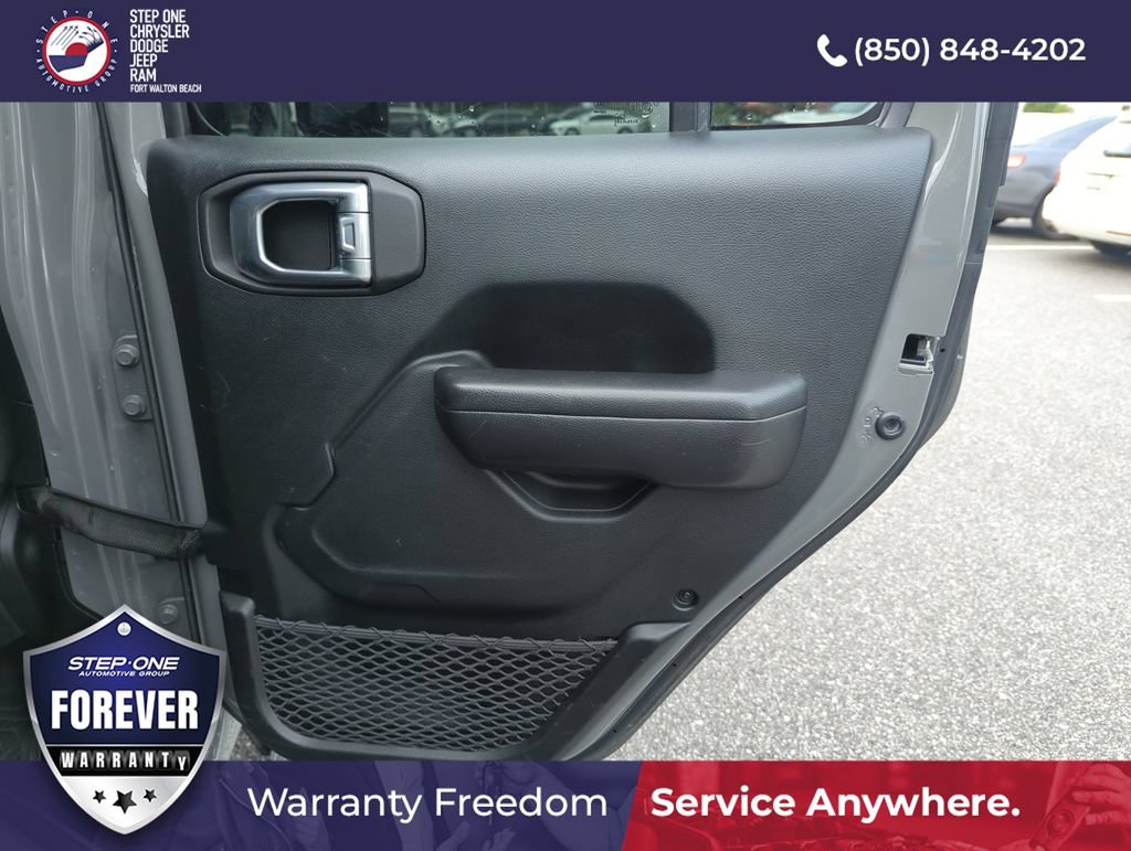 Used 2021 Jeep Wrangler Unlimited Rubicon w/ LED Lighting Group AWD/4WD image 28
