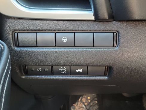 Used 2024 Nissan Rogue SV FWD image 12