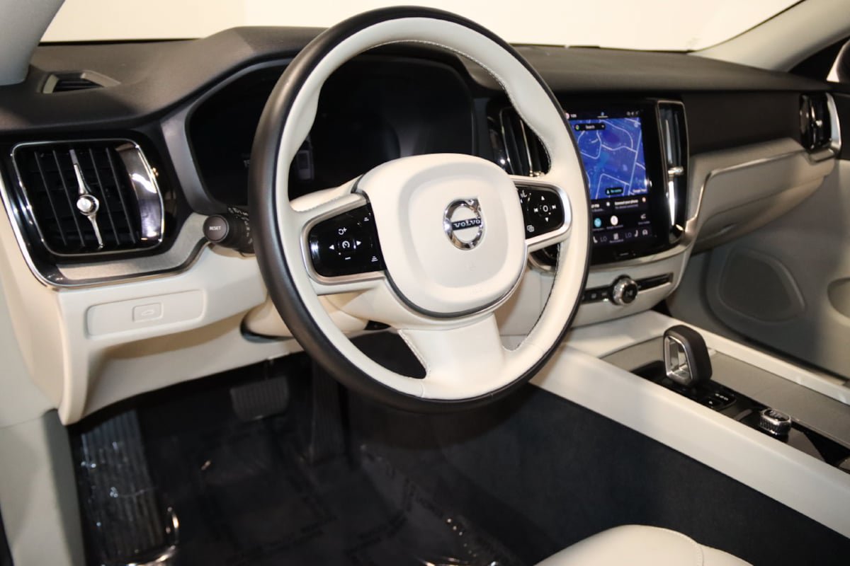 Used 2026 Volvo V60 B5 Cross Country Plus AWD/4WD image 38