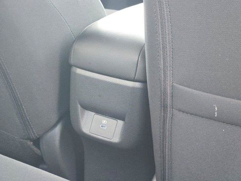 Used 2025 Nissan Versa SV FWD image 8