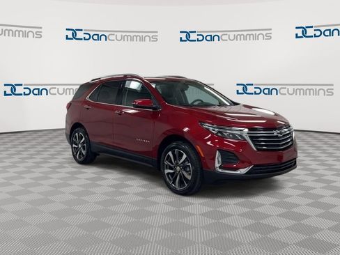 Used 2024 Chevrolet Equinox Premier image 2