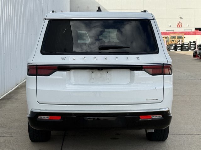 Used 2024 Jeep Wagoneer L Series II w/ Flexible Seating Group RWD image 5