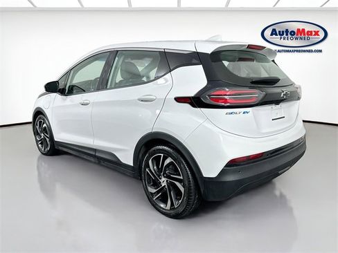 Used 2023 Chevrolet Bolt LT w/ Infotainment Package image 5