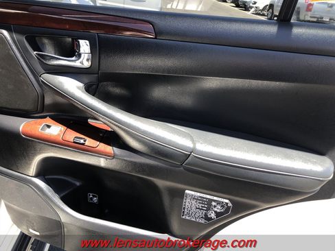 Used 2015 Lexus LX 570 4WD w/ Luxury Package image 21
